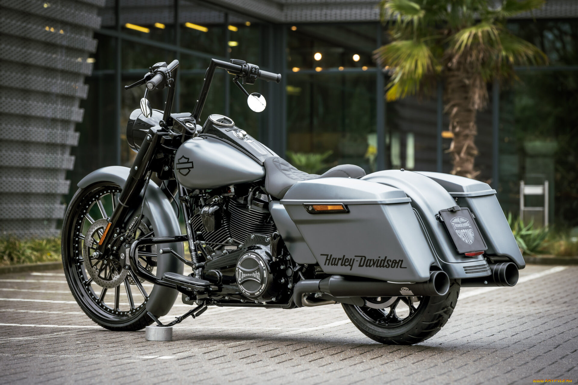 , harley-davidson, road, king, special, phantom, customized, custombikes